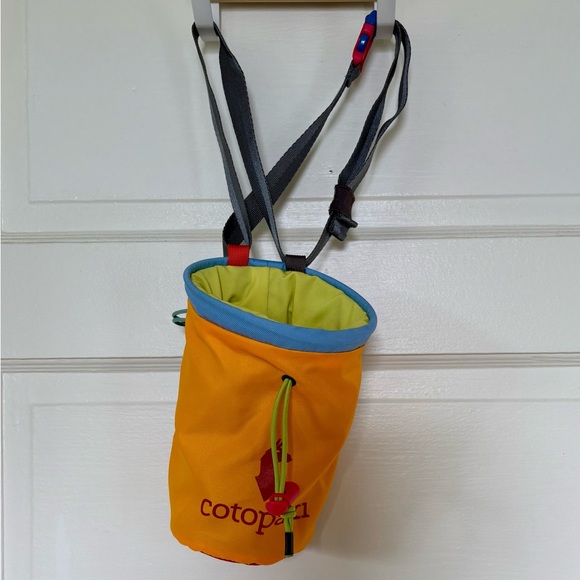 Cotopaxi Chalk Bag - Picture 1 of 4